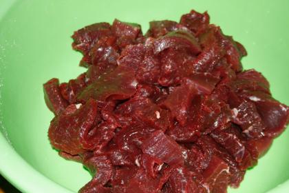 1、选用新鲜好牛肉.jpg